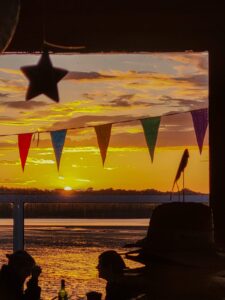 Laisser nous vos meilleurs souvenirs et photos du Buveur de Lune ...